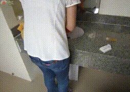 洗完的拖鞋用来打屁股