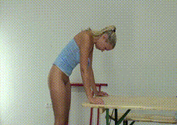 打完很委屈的翻了个白眼