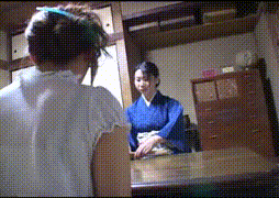 日本妹子不听话被打