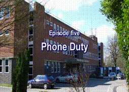 监狱长打美女下属