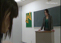 日韩教室打屁股sdf